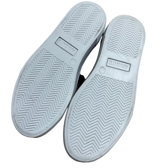 Axel Arigato NWOB Platform Sneaker Black Suede Size 6 Flat Laces Gold Stamp - Picture 9 of 9